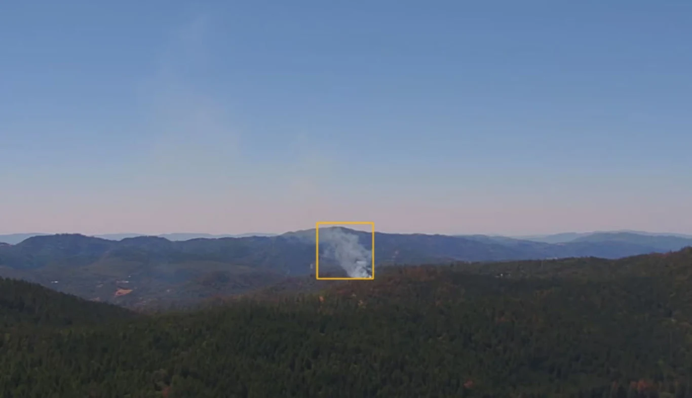 Kamery systemu Pano AI monitorują okolicę 24/7 i blyskawicznie reagują na pożary Kamery systemu Pano AI monitorują okolicę 24/7 i blyskawicznie reagują na pożary