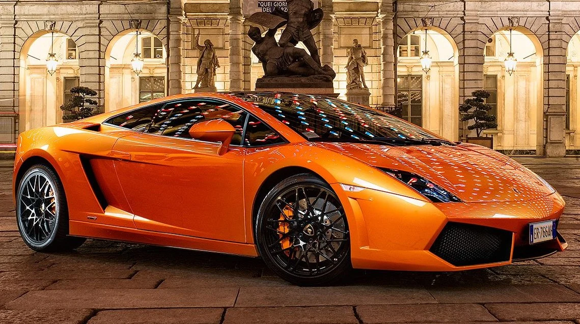 Lamborghini Gallardo zostało zaprezentowane 20 lat temu. Lamborghini Gallardo zostało zaprezentowane 20 lat temu.