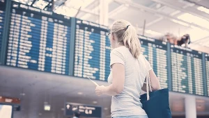 Za opóźniony bądź odwołany lot może przysługiwać odszkodowanie