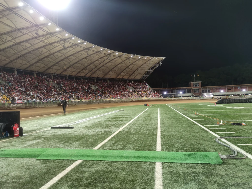 Widok z murawy na Stadion Olimpijski Widok z murawy na Stadion Olimpijski