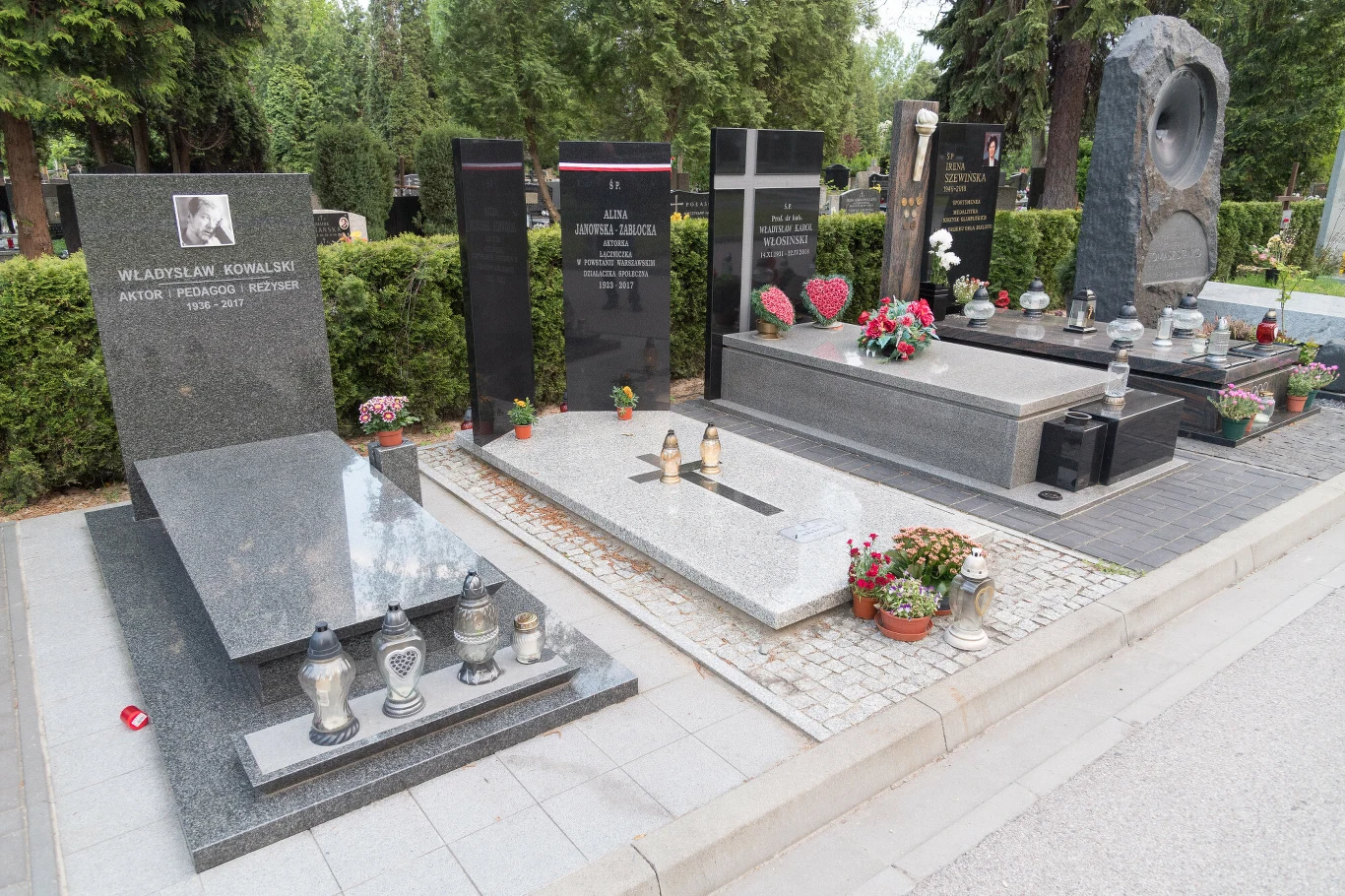 Grób Aliny Janowskiej Grób Aliny Janowskiej
