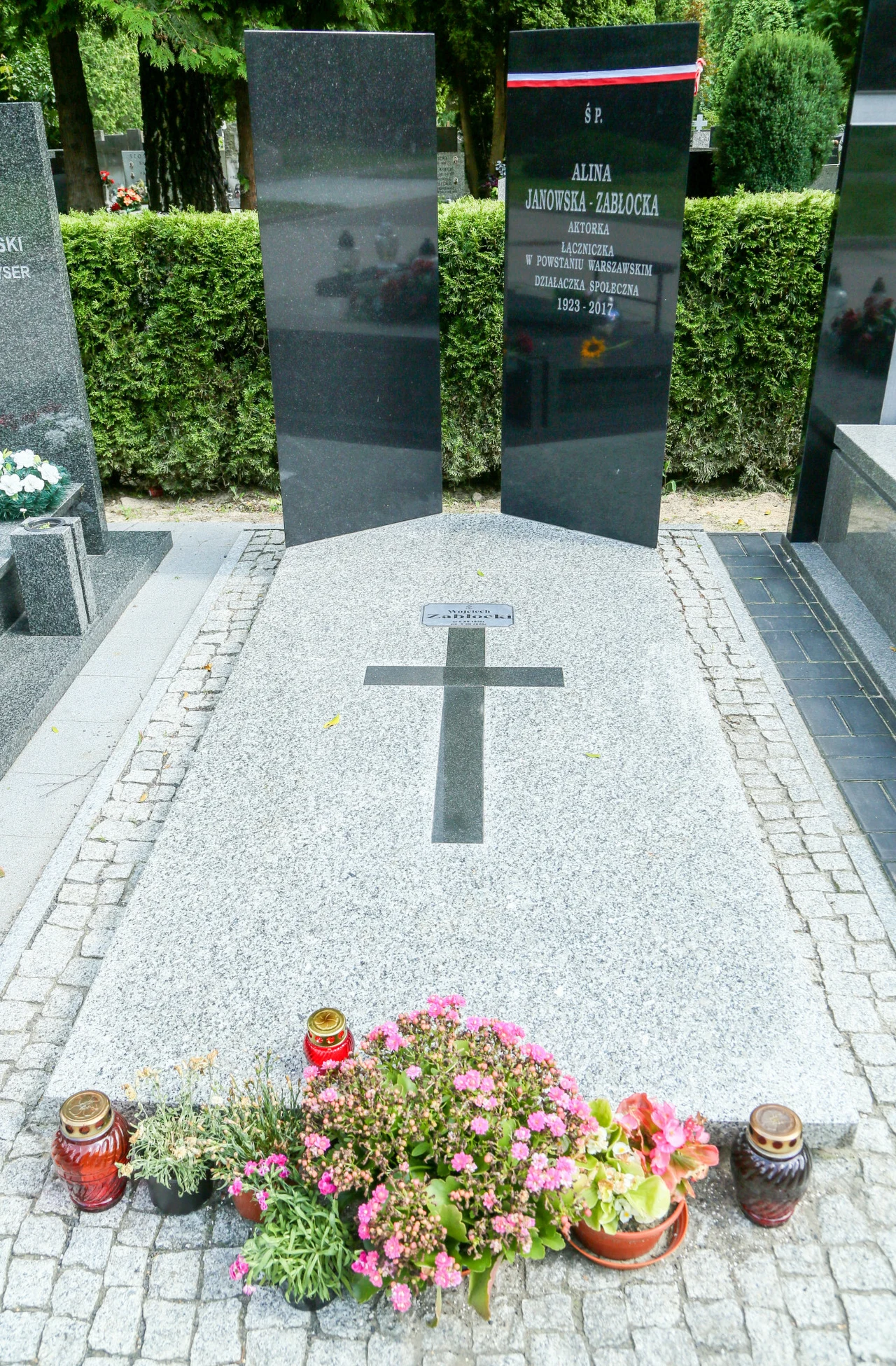 Grób Aliny Janowskiej Grób Aliny Janowskiej