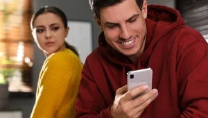 Podstępny nawyk rujnuje związki i rodziny. Prawie każdy ma to na sumieniu