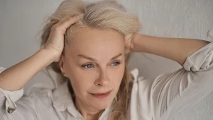 Tak organizm informuje o zbliżającej się menopauzie. Objawy są dyskretne