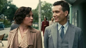Florence Pugh i Cillian Murphy jako Jean Tatlock i Robert Oppenheimer
