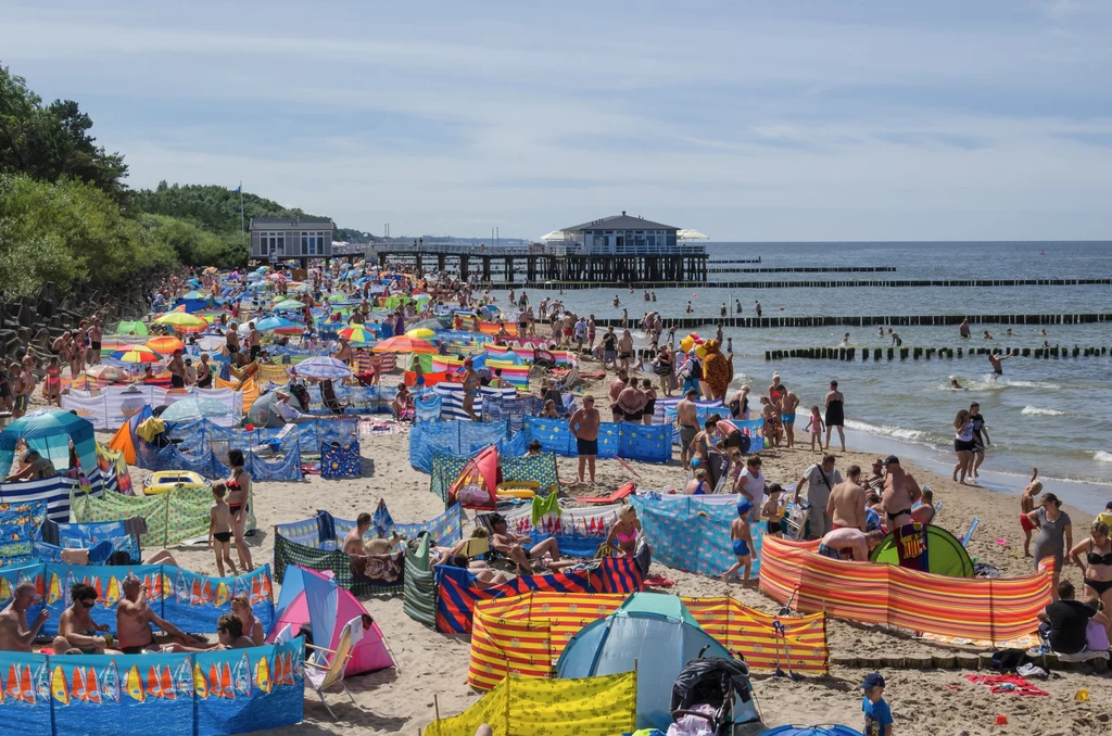 Mandat za parawan na plaży. Wypoczynek może zepsuć wysoka kara
