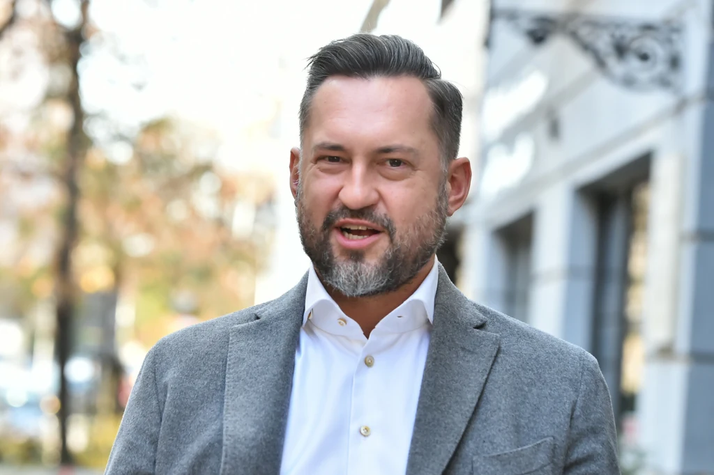 Marcin Prokop przed studiem "Dzień dobry TVN"