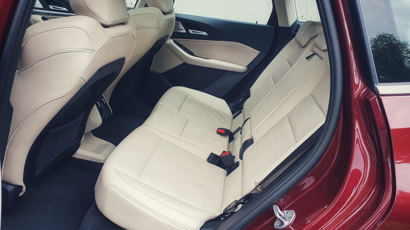 BMW 230e xDrive Active Tourer