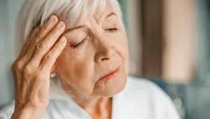 Choroba Alzheimera jest najczęstszą nieodwracalną postacią demencji. Pierwsze objawy są bardzo subtelne