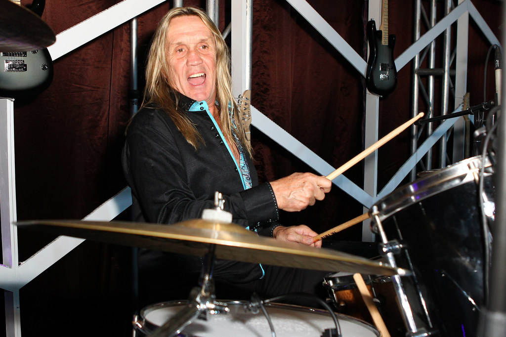 Nicko McBrain pomimo trudności chce wrócić do zdrowia w stu procentach