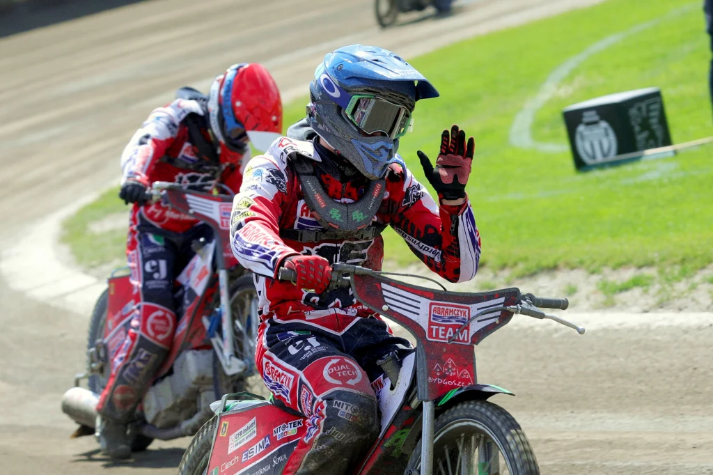 Benjamin Basso dziękuje kibicom Polonii za doping.