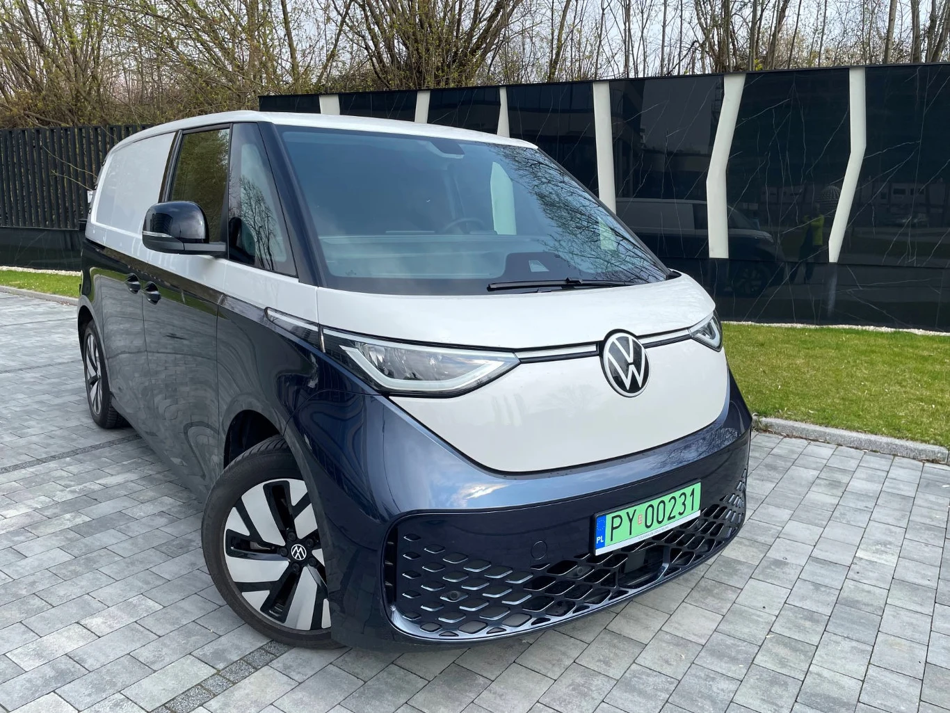 Volkswagen ID.Buzz dostępny jest wyłącznie w jednej wersji silnikowej i napędowej: moc 204, napęd na tylne koła