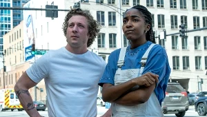 Jeremy Allen White i Ayo Edebiri w serialu "The Bear"