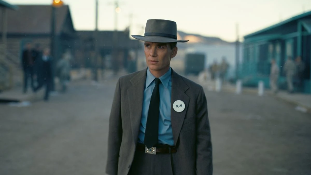 Cillian Murphy w scenie z filmu "Oppenheimer"