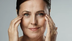 Wygładzi zmarszczki, choć ich nie wypełnia. Niechciane skutki widać po latach