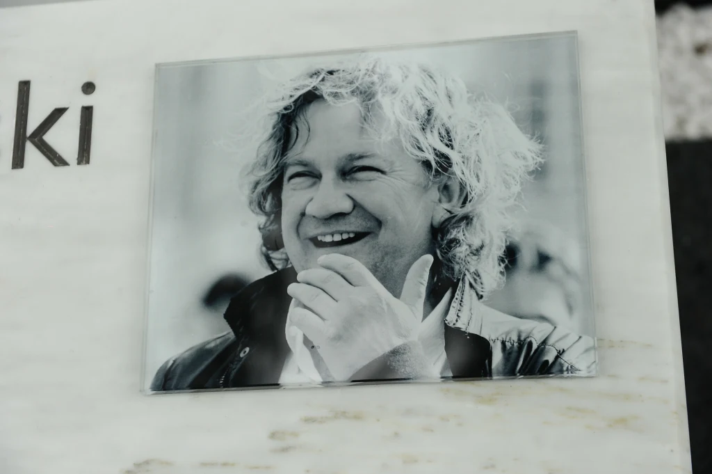 Grób Pawła Królikowskiego Grób Pawła Królikowskiego