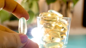 Podawanie witaminy D w większej dawce raz w miesiącu oraz w mniejszej dawce codziennie ma podobną skuteczność