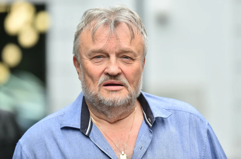 Krzysztof Cugowski przyłapany na uściwskach z diwą