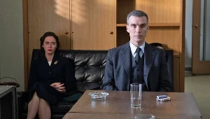 Emily Blunt i Cillian Murphy w scenie z filmu "Oppenheimer"