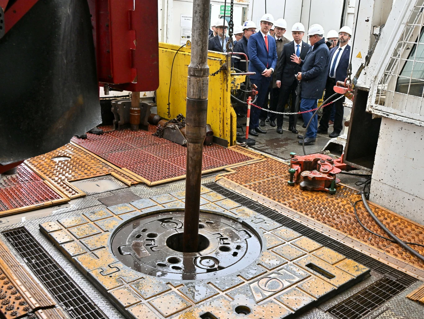 Prezydent Duda na terenie wierceń geotermalnych w Szaflarach