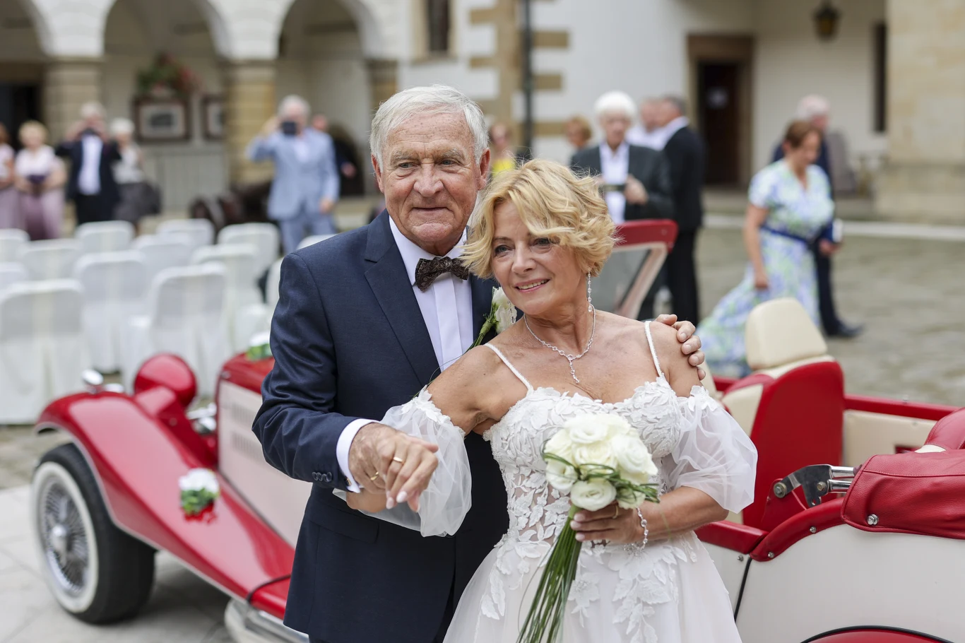 Iwona Mazurkiewicz i Gerard Makosz z "Sanatorium miłości" wzięli ślub Iwona Mazurkiewicz i Gerard Makosz z "Sanatorium miłości" wzięli ślub