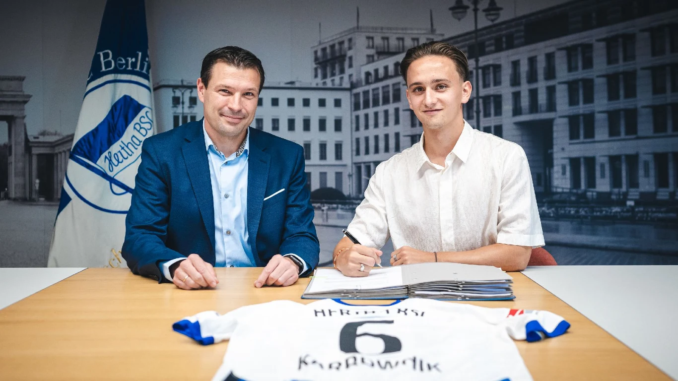 Michał Karbownik podpisał trzyletni kontrakt z Herthą Berlin