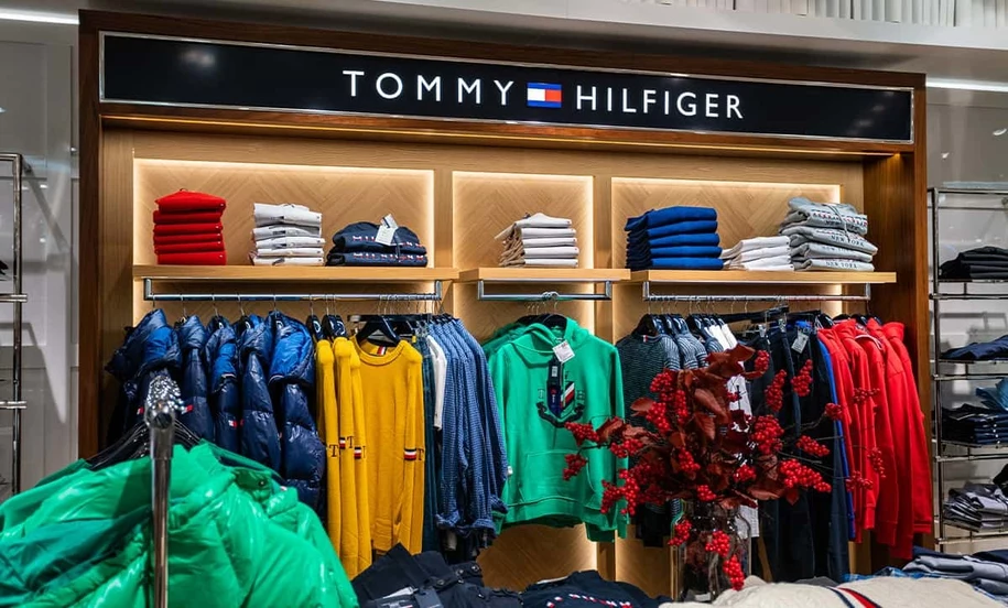 Najnowsze trendy w pierwszym sklepie outletowym Tommy Hilfiger w Designer Outlet Sosnowiec