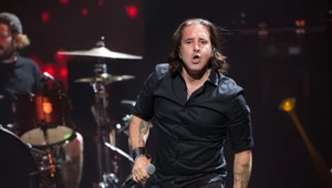 Sprzedał miliony płyt, cudem przeżył wypadek i… groził zabiciem prezydenta. Scott Stapp skończył 50 lat