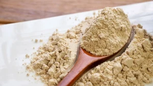 Sproszkowany korzeń macy wsypuj do kawy lub owsianki. Redukuje zmęczenie i stres, wspomaga odchudzanie