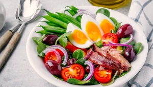 Dieta cukrzycowa reguluje metabolizm cukrów i przy okazji odchudza. Warto znać jej zasady