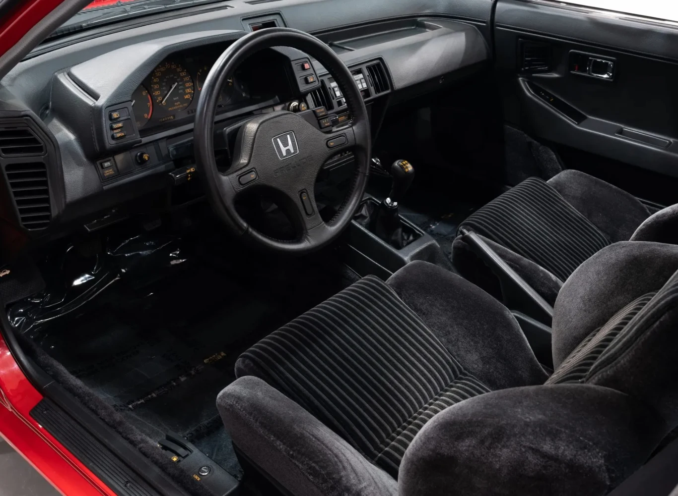 Zapłacił niemal 400 000 złotych za 36-letnią Hondę. Fot. bringatrailer.com