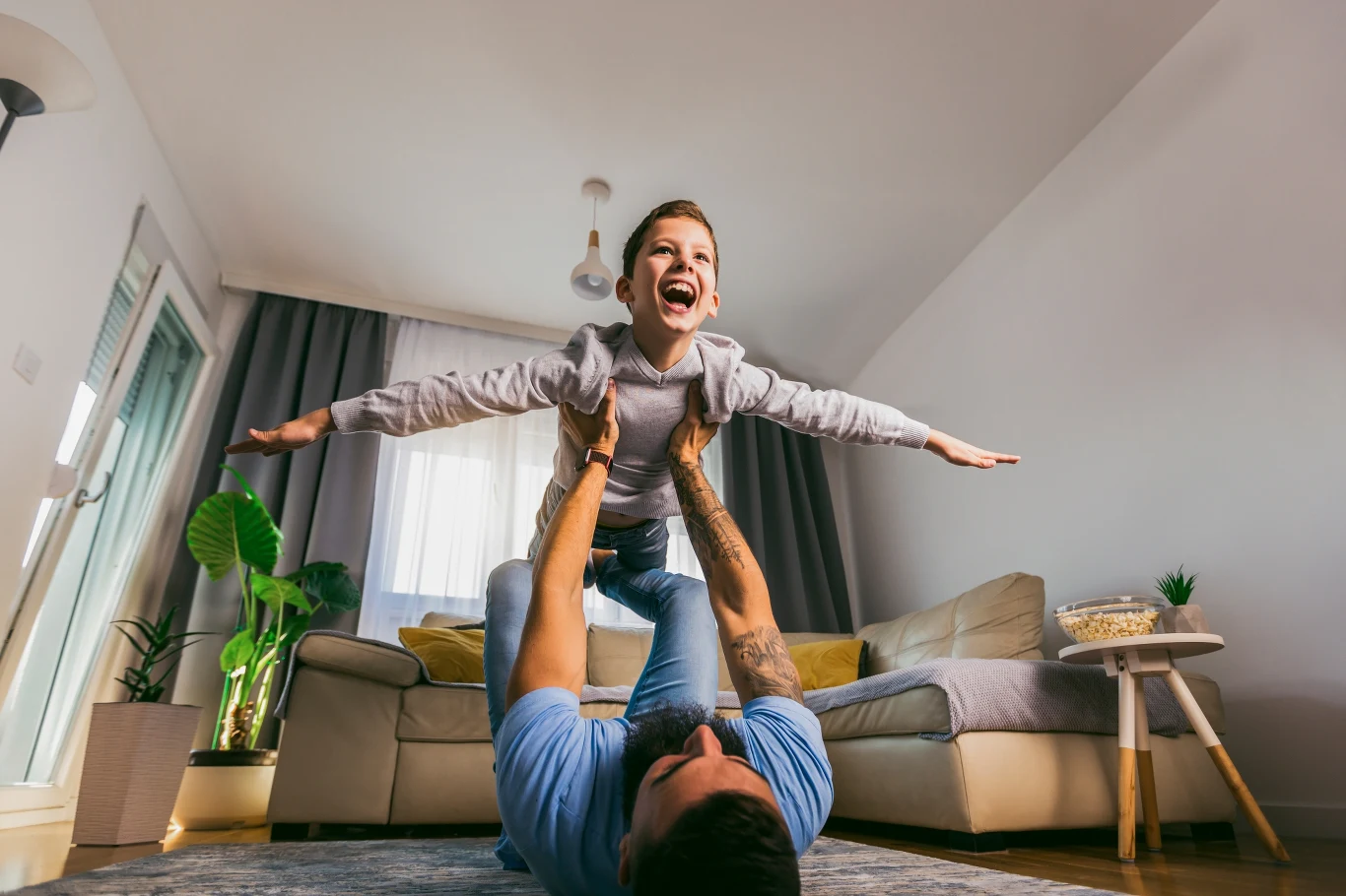 Bliźnięta wcale nie muszą być złymi rodzicami. Nabierają jednak gotowości do rodzicielstwa później od większości przedstawicieli gwiezdnej dwunastki Bliźnięta wcale nie muszą być złymi rodzicami. Nabierają jednak gotowości do rodzicielstwa później od większości przedstawicieli gwiezdnej dwunastki