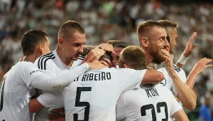 Trzy trafienia piłkarzy Lecha w Poznaniu. Bliżej pucharów jest jednak Legia