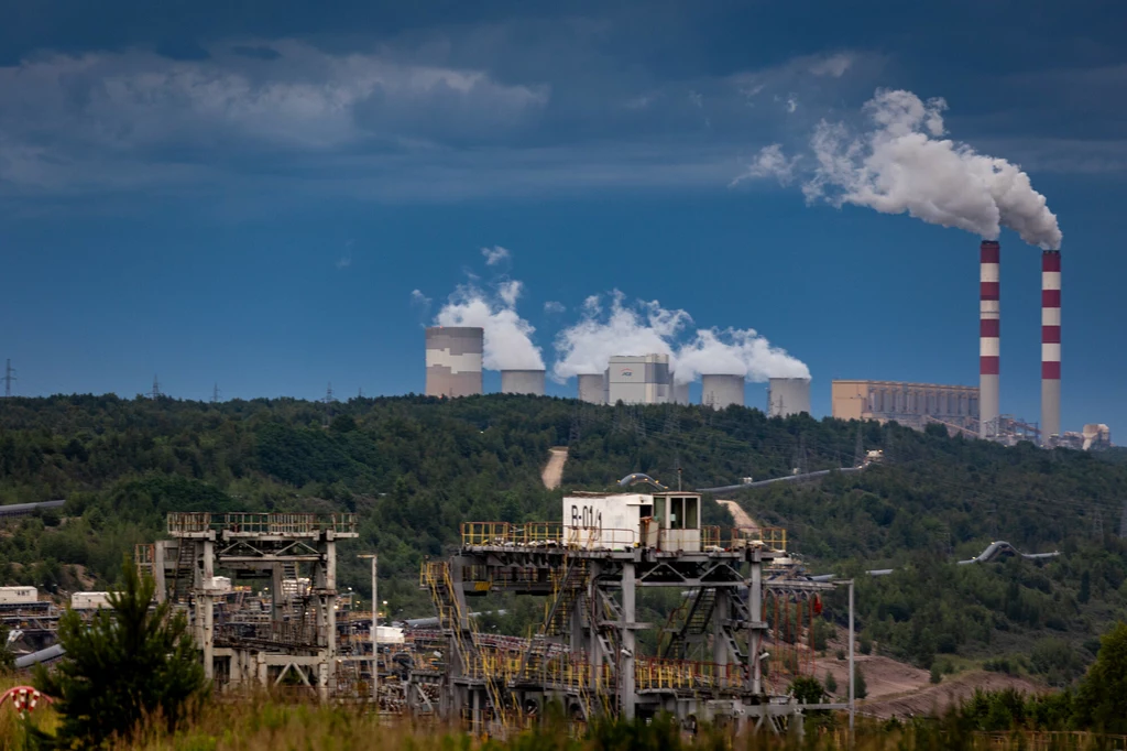 PGE, Tauron i Energa mają zgodę na sprzedaż aktywów do NABE. Na zdjęciu elektrownia i kopalnia Bełchatów