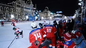 zawody hokejowe na Placu Czerwonym w Moskwie