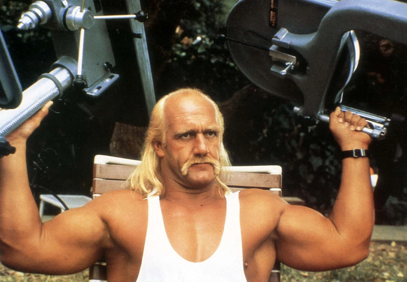 Hulk Hogan w scenie z filmu "Kosmita z przedmieścia" Hulk Hogan w scenie z filmu "Kosmita z przedmieścia"