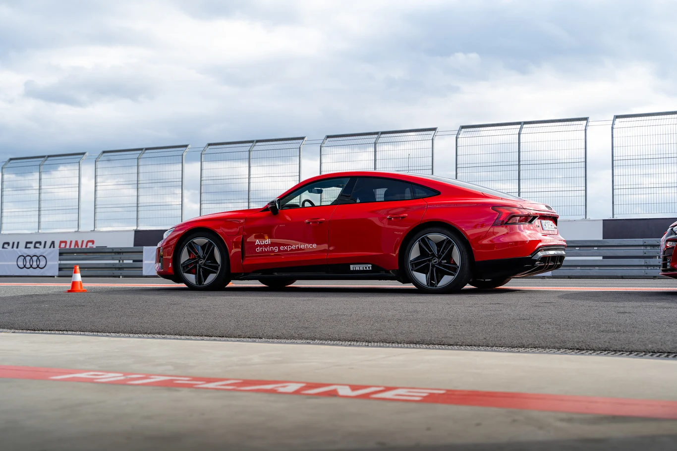 Smukłe, piekielnie mocne i bardzo ciężkie. Tak wygląda sportowiec przyszłości Smukłe, piekielnie mocne i bardzo ciężkie. Tak wygląda sportowiec przyszłości