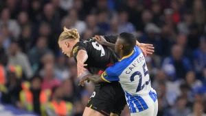 Liverpool i Chelsea rywalizowały o transfer Moisesa Caicedo. Ostatecznie zakończyło się rekordem transferowym