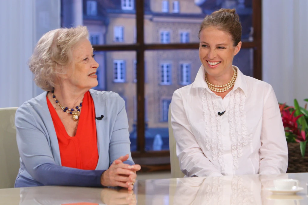 Beata Tyszkiewicz z córką Karoliną Wajdą Beata Tyszkiewicz z córką Karoliną Wajdą