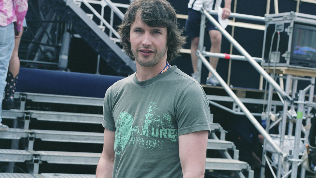 Za sprawą "You're Beautiful" James Blunt stał się jednym z najbardziej rozpoznawalnych artystów na świecie. Na zdjęciu w 2005 roku