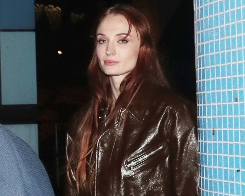 Sophie Turner już tak nie wygląda. Przeszła metamorfozę z ważnego powodu Sophie Turner już tak nie wygląda. Przeszła metamorfozę z ważnego powodu