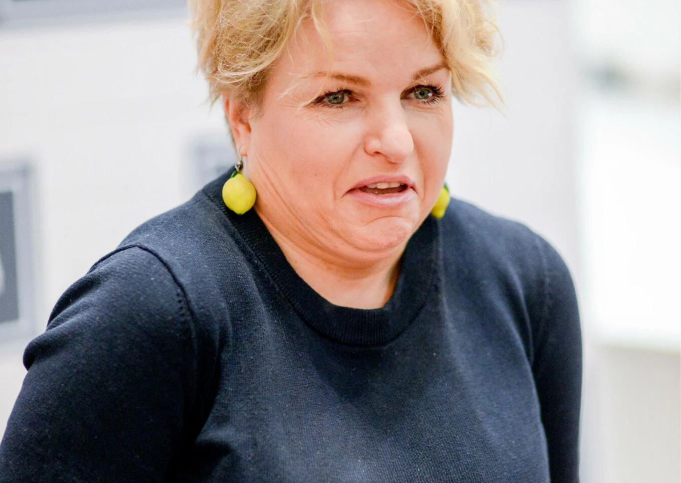 Katarzyna Bosacka z wykształcenia jest polonistką, jednak nie pracuje w zawodzie. Katarzyna Bosacka z wykształcenia jest polonistką, jednak nie pracuje w zawodzie.