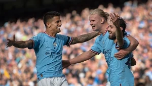 Joao Cancelo, Erling Haaland i Bernardo Silva w barwach Manchesteru City