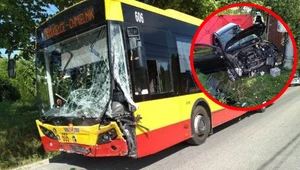 Osobówka zderzyła się z autobusem