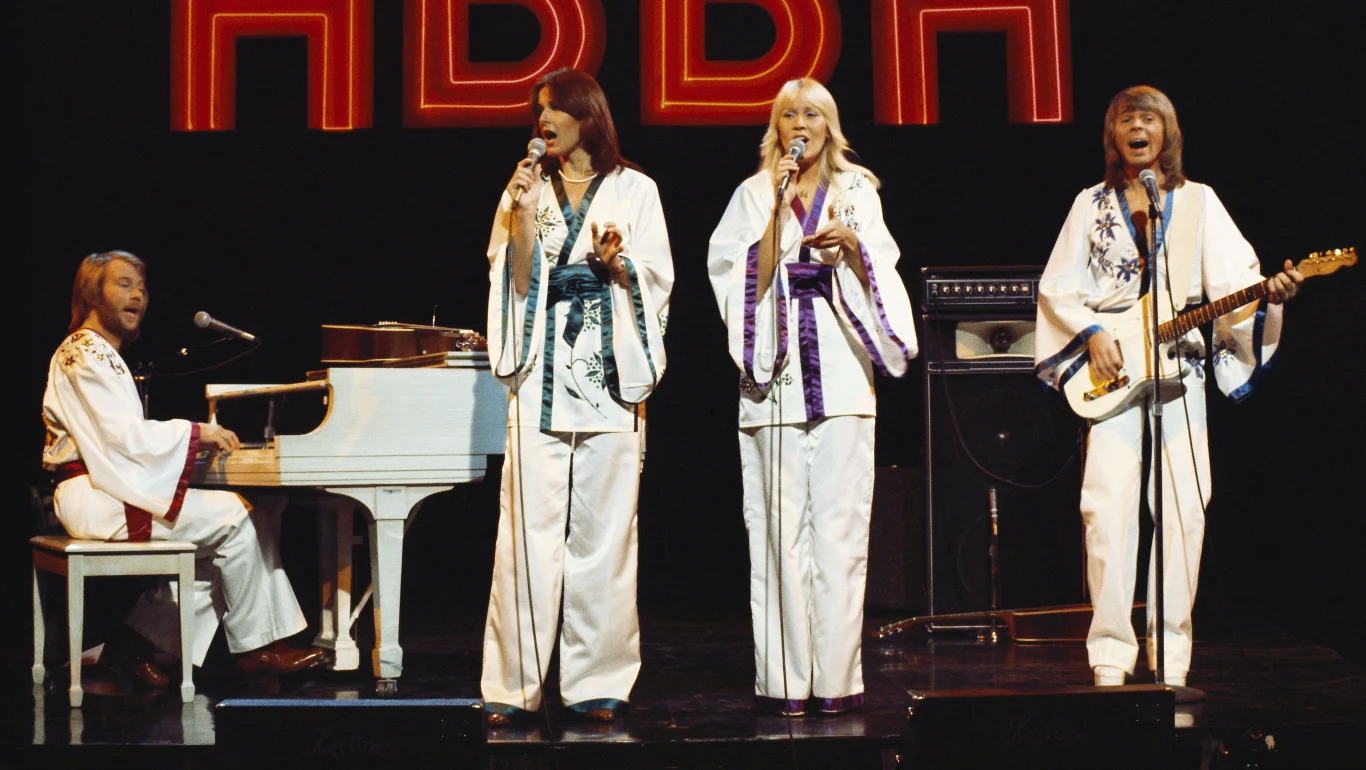 "Dancing Queen" to jeden z najbardziej rozpoznawalnych utworów w repertuarze ABBA "Dancing Queen" to jeden z najbardziej rozpoznawalnych utworów w repertuarze ABBA