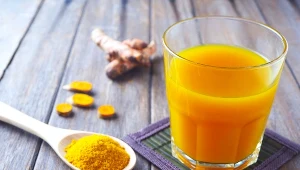 Najlepsze co możesz dodać do porannej wody. Ta mieszanka podkręca metabolizm