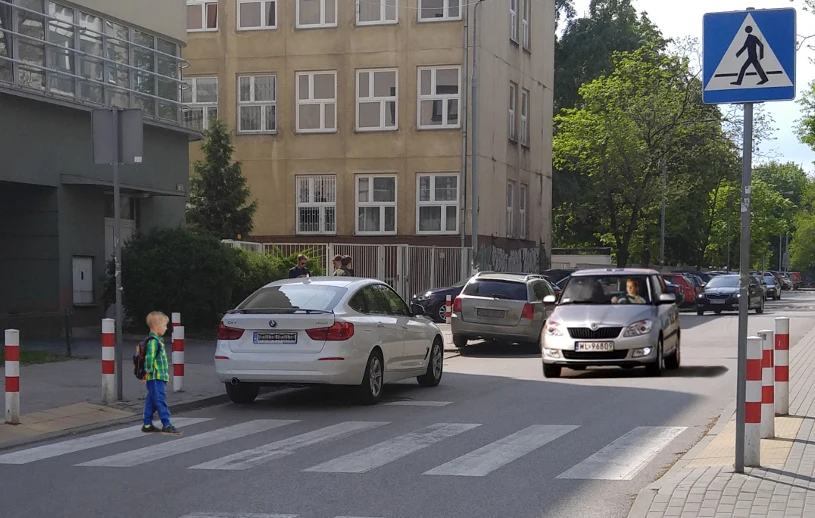 Nieprawidłowe parkowanie to duży problem polskich dróg Nieprawidłowe parkowanie to duży problem polskich dróg