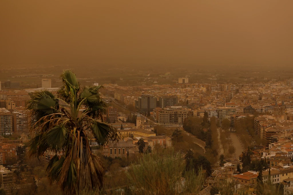 Jak wygląda pył znad Sahary? Pył znad Sahary w Granadzie