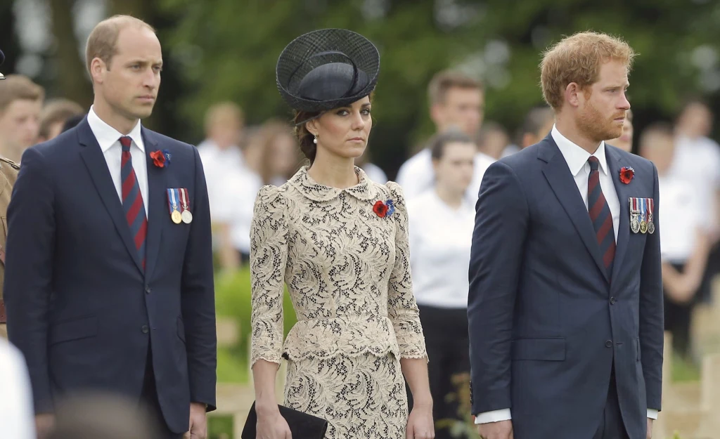 Książę William, książę Harry i księżna Kate.