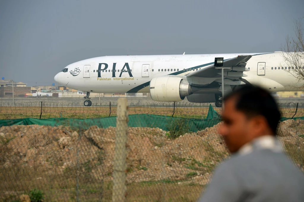 Pakistan International Airlines wystawione na sprzedaż.